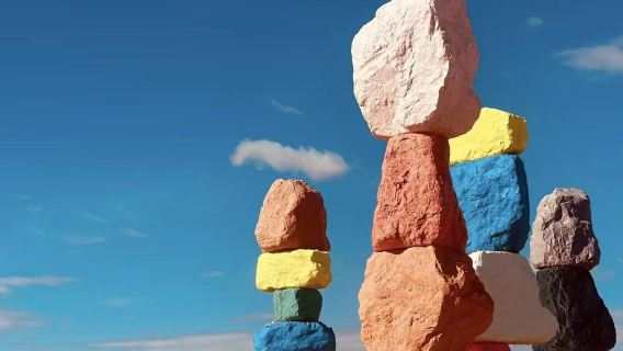 Las Vegas day tour: Seven Magic Mountains + Death Valley