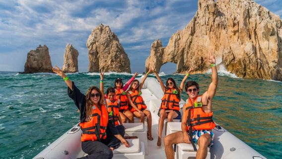 Bootsfahrt zum berühmten Los Cabos Arch, Stadtrundfahrt und Mittagessen