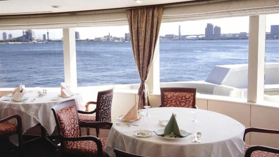 Kapal pesiar minum teh sore di Teluk Tokyo, Jepang [Pelayaran Jembatan Pelangi/Menara Tokyo + pilihan kue hidangan penutup/kopi + foto indah cakrawala kota di atas air + menghindari keramaian daratan]