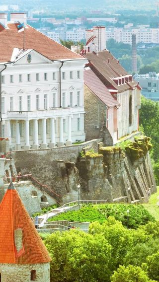 Custom trip to St. Mary's Cathedral + Toompea + Art Museum of Estonia (KUMU) in Tallinn ※