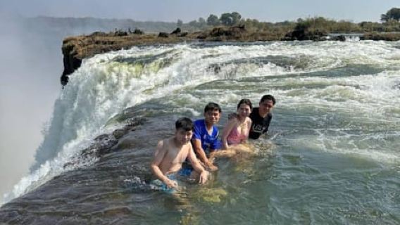 Victoria Falls: Devil's Pool at Dawn Experience