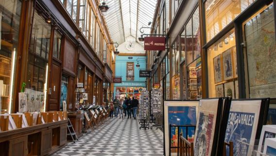 Paris: Passageways and Local Secrets Walking Tour