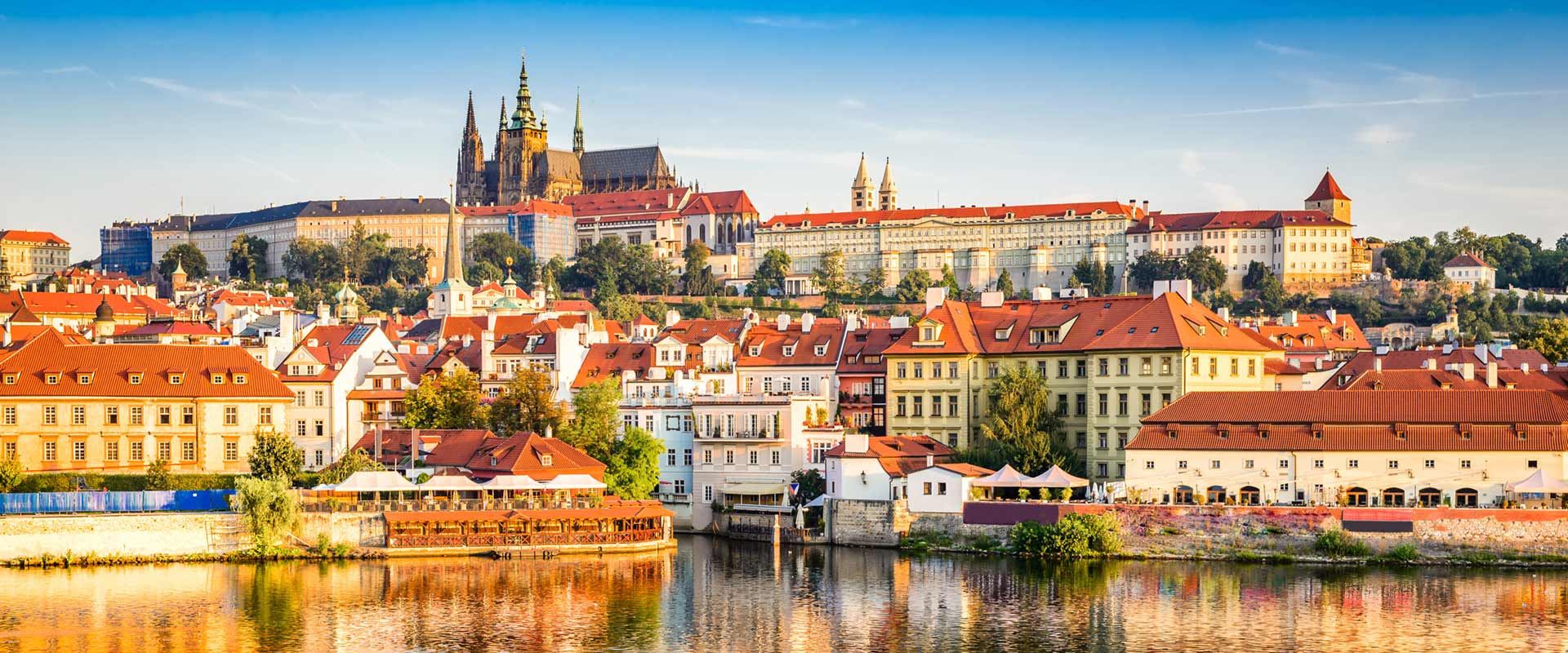 1-day Tour to Hofburg Palace, Danube River, City Hall and MuseumsQuartier [Private Charter]