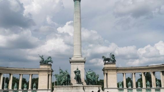 Budapest: tour in autobus di 3 ore e crociera turistica di 1 ora
