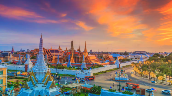 однодневный тур в Большой дворец и Ват Арун|Трансфер на частном автомобиле|служба поддержки на китайском, английском и тайском языках|Возможность обновления до гида с китайским языком