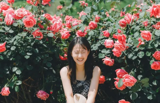 四平Trip Moments【約拍跟拍婚拍街拍抓拍航拍攝影攝像/多語言翻譯/動作指導】