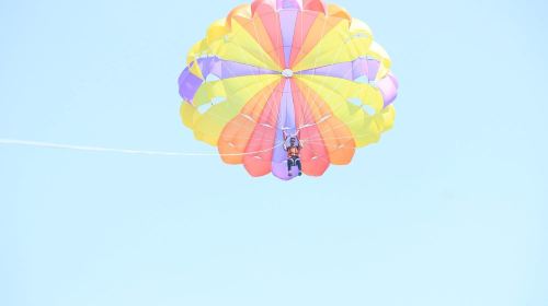 Dubai Attraction: Parasailing Day Tours 2