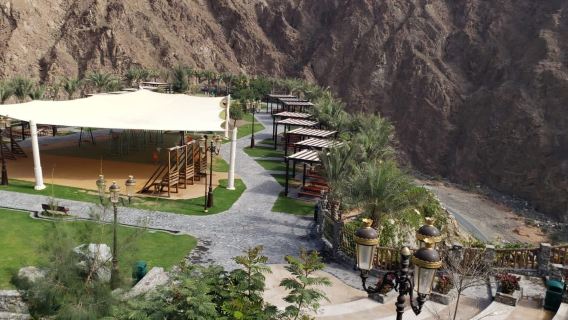 Khorfakkan City Tour and Waterfall Visit by a Luxury 4x4 Vehicle
