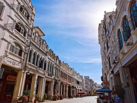 Hainan & Haikou|Multilingual guide|Translation| Professional local guide |attraction live guide|Private charter day tour|Welcome to contact customer support