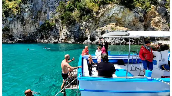 "Classic" boat excursion to Palinuro
