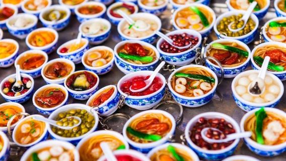 Hoi An: Tur Mencicipi Makanan Saat Matahari Terbenam