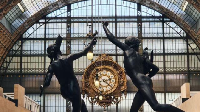 lawatan sehari ke Istana Versailles + Muzium Orsay + Menara Eiffel + Arc de Triomphe dan Louvre di Paris, Perancis