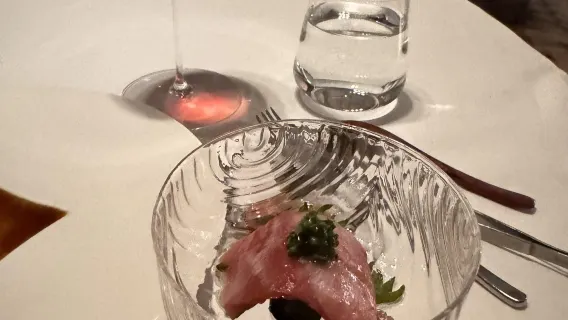 Toronto, Canada Alo popular restaurant reservation service
