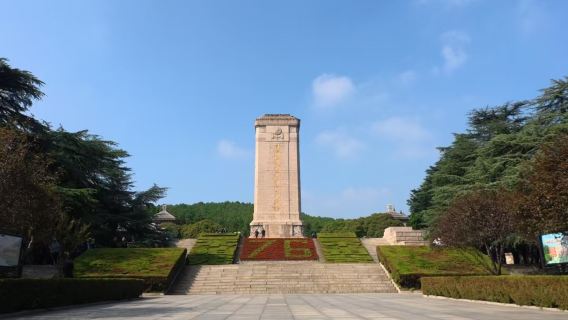 Pengcheng Storytelling with Admission Ticket and Group Hosting Ceremony: Half-Day Guided Tour of Huaihai Campaign Martyrs Memorial Park