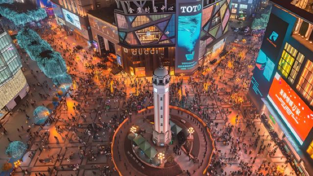 ทัวร์กลุ่มเล็กภาษาอังกฤษ 1 วันในฉงชิ่ง: เจี้ยฟางเป่ย, หงหยาต้ง และเมืองเก่าเหมี่ยวโกว