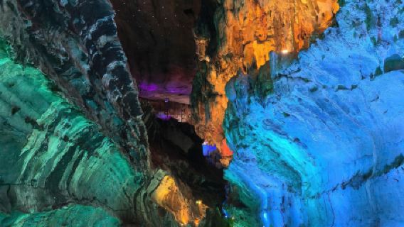Excursión de un día a la aldea milenaria Yao de Qingyuan y el río subterráneo de Lianzhou con servicio en chino e inglés desde Guangzhou ida y vuelta