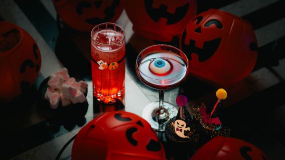 Dorsett Kai Tak Hotel | Jin Bo Law | "HalloWeeknd" Halloween-ravefeest / speciaal cocktailpakket