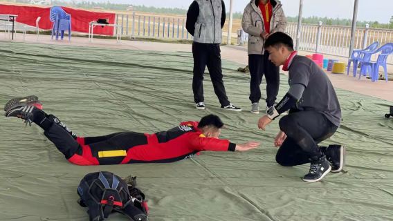 廣東鷹飛羅定陽江湖北荊門愛飛客海南三亞儋州雲南彌勒成都北京單人跳傘考證A證B證USPA跳傘執照培訓