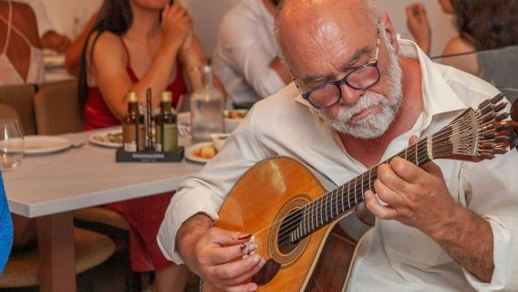 Portimão: Fado Show with Algarvian Tapas Tasting