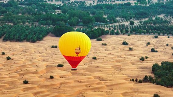 Globo aerostático en Dubái con desayuno, paseo en quad y paseo por las dunas