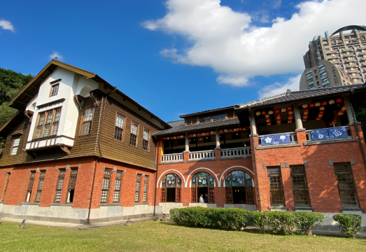 Tamsui Fisherman's Wharf, Fort San Domingo, Tamsui Old Street, and Beitou Thermal Valley day tour from Taipei
