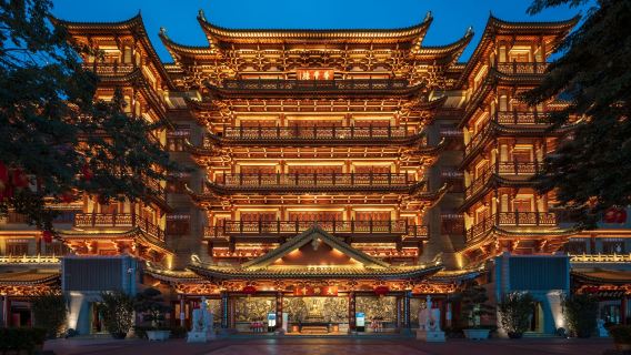 Canton Tower, Chen Clan Ancestral Hall, Pearl River Night Cruise, Guangzhou Thirteen Hongs, and Huangpu Military Academy one-day private chartered tour | Driver and guide