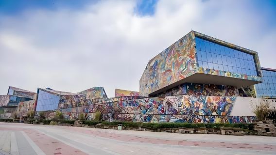 Chongqing Baigongguan + Zhazidong + Ciqikou + Sichuan Fine Arts Institute New Campus + Luo Zhongli Art Museum one-day tour