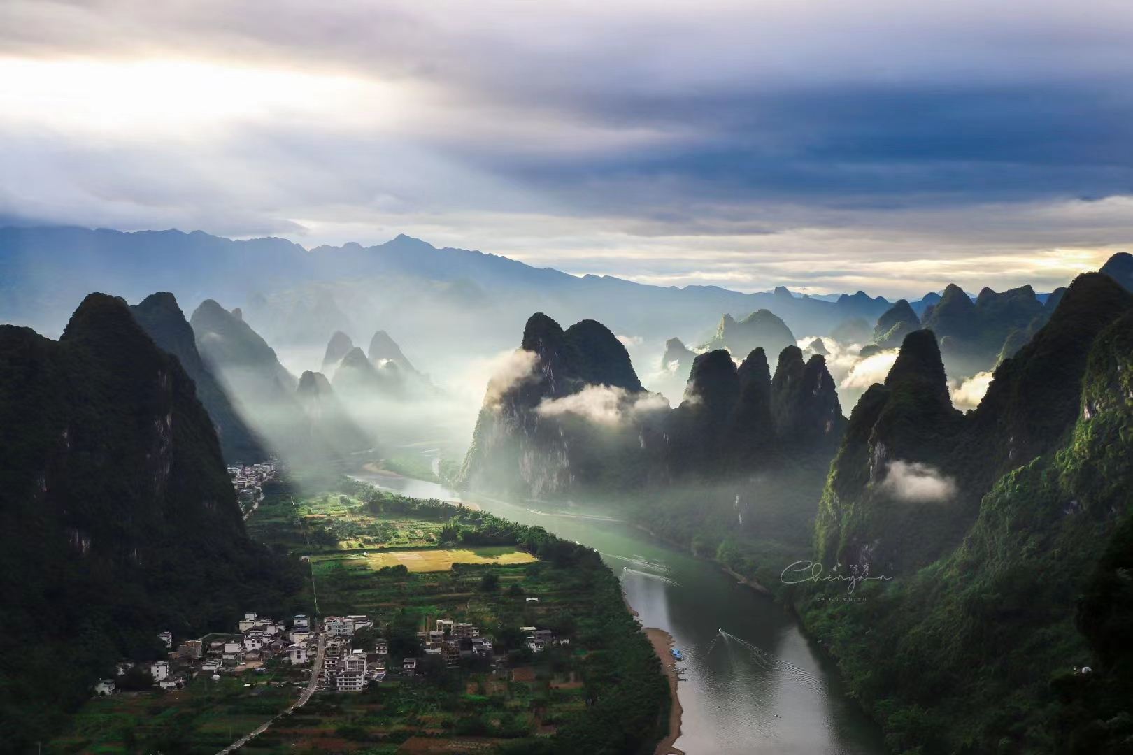 Guilin:1-Day Yangshuo bird's eye view mountains private tour