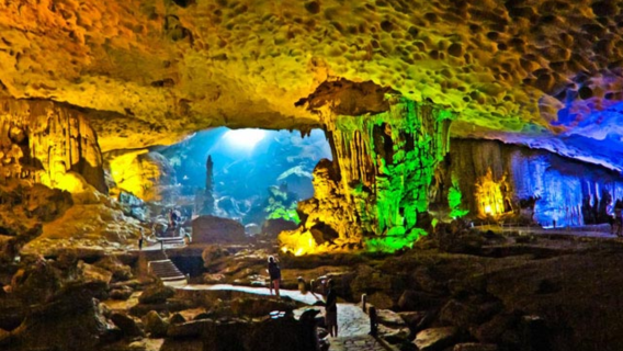 Iris Cruise – 1-Day Halong Bay Luxury Experience with Cave, Island & Live Music