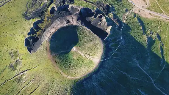 ออกเดินทางจากฮูฮอต: ทัวร์วันด้วยรถส่วนตัวไปอุทยานธรณีวิทยาภูเขาไฟอุลันฮาร์ดาและหุยเถิงซีเล่อ