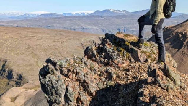 ทริปเดินป่าวันเดียวสู่ Moskardshnjukar: The Knife's Edge - ระดับปานกลาง