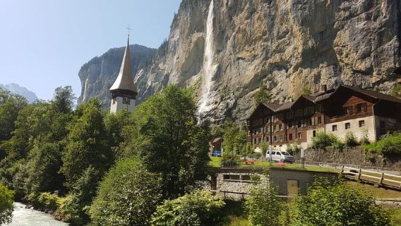 Perjalanan Sehari Kelompok Kecil Lauterbrunnen dan Mürren
