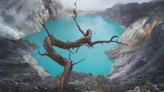伊真火山一日遊|一人可訂/含導遊/地獄藍火/硫磺湖/接駁碼頭