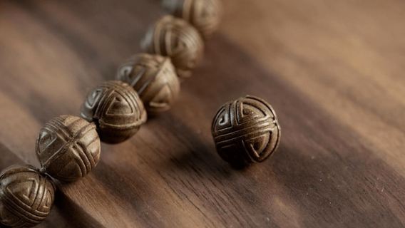 Tự Tay Làm Vòng Tay Hạt Trầm Hương tại Trung Tâm Thượng Hải