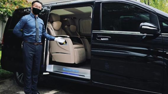 penjemputan di bandara/ pengantaran ke bandara Bandara Internasional Jeju / sewa kendaraan pribadi khusus / penerjemah dan pemandu lokal