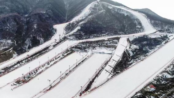 A Fun-filled Snow Play Day at Tongchuan Zhaojin International Ski Resort