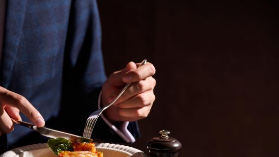 โรงแรมสติกส์·ร้านอาหาร Social | มุมมองพาโนรามาบนความสูงชั้น 95 ชมวิวเต็มอิ่มของอ่าวไทย สัมผัสประสบการณ์การรับประทานอาหารเหนือเมฆ ถ่ายรูปสวยๆ อวดเพื่อนๆ ในโซเชียลมีเดีย