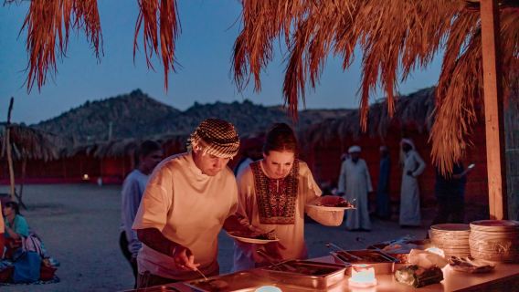 Observación de estrellas con cena y ambiente beduino guiado por un experto