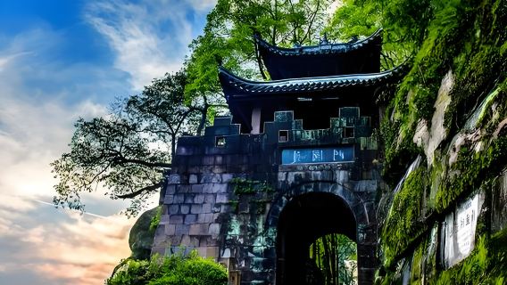 Chongqing Diaoyucheng Fortress + Laifang Erfu Temple private charter 1-day tour | optional English guide | admission ticket not included