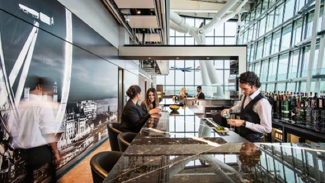 Doświadczenie w Plaza Premium Lounge w Stambule - Wstęp do salonu premium na lotnisku