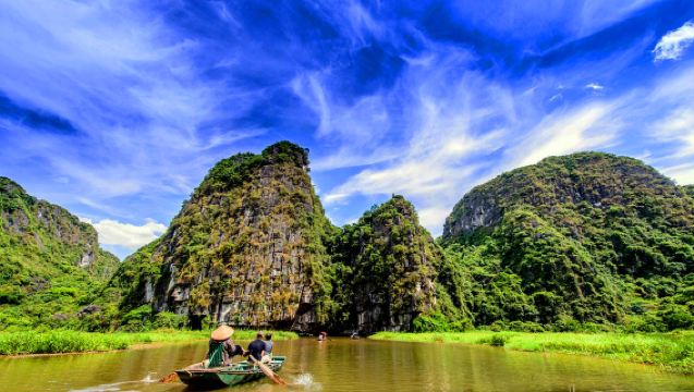 ต้นทางจากฮานอย: ทริปวันเดียวที่นินห์บิ่ญที่ดีที่สุด – ทามก๊อก, วัดบิ๊กดง และเมืองโบราณฮวาลือ