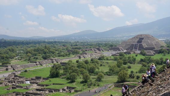 Mexico City Pergi-Balik + Piramid Matahari dan Bulan + Basilika Guadalupe Lawatan Sehari [Sewaan Peribadi Berbahasa Cina]