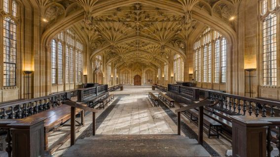 Travel Curious: Private Family Tour: The Fantasy Worlds of Oxford