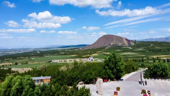 Tour privato di mezza giornata in auto con autista: Parco geologico nazionale dei vulcani di Datong, Shanxi [Esperienza premium]