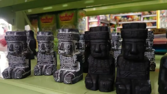 La Paz: Spiritual and Cultural Sightseeing Tour of the Witches' Market plus Lunch