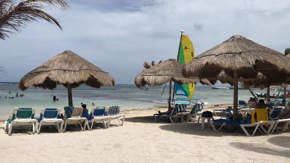 Costa Maya: Día de playa con todo incluido y barra libre