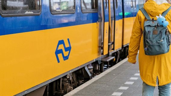 アムステルダム：ザントフォールト発着の電車移動