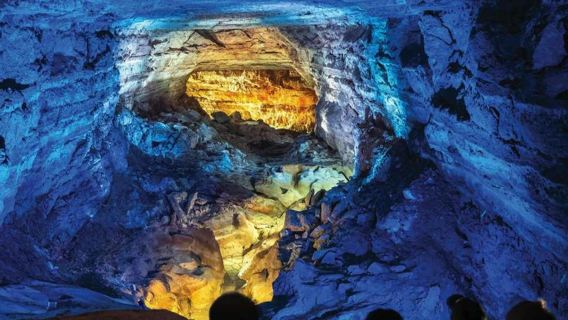 天然橋洞穴：隱藏的奇觀之旅