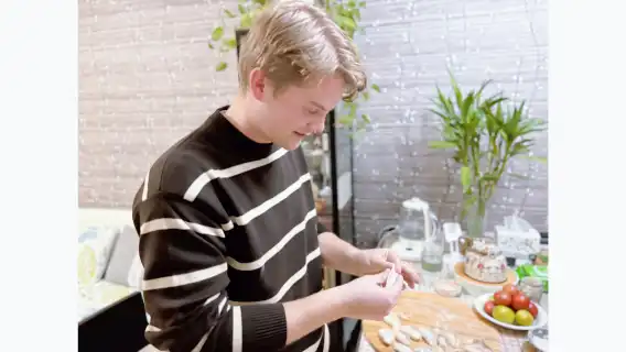 Visit the Local Fresh Market and Learn to Make Dumpling or Wonton