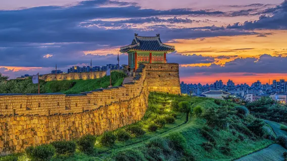 Korean Folk Village & Suwon Hwaseong Fortress + Nammun MarketOne Day Tour (From Seoul)